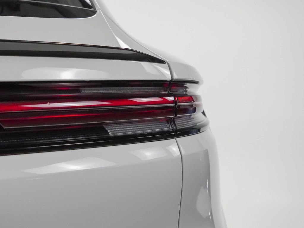 Certified 2025 Porsche Cayenne Coupe image 12