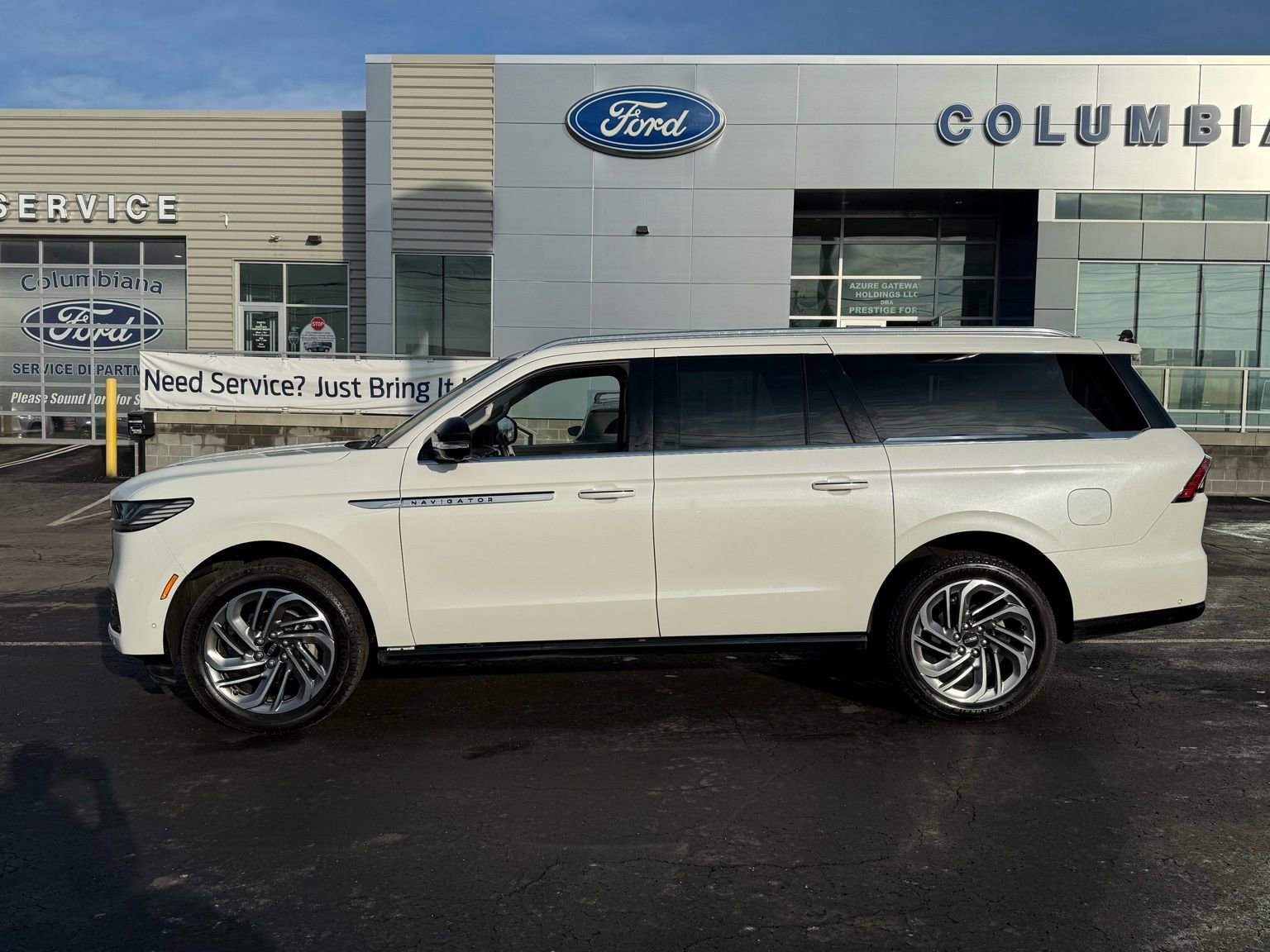 Used 2025 Lincoln Navigator L Reserve image 3