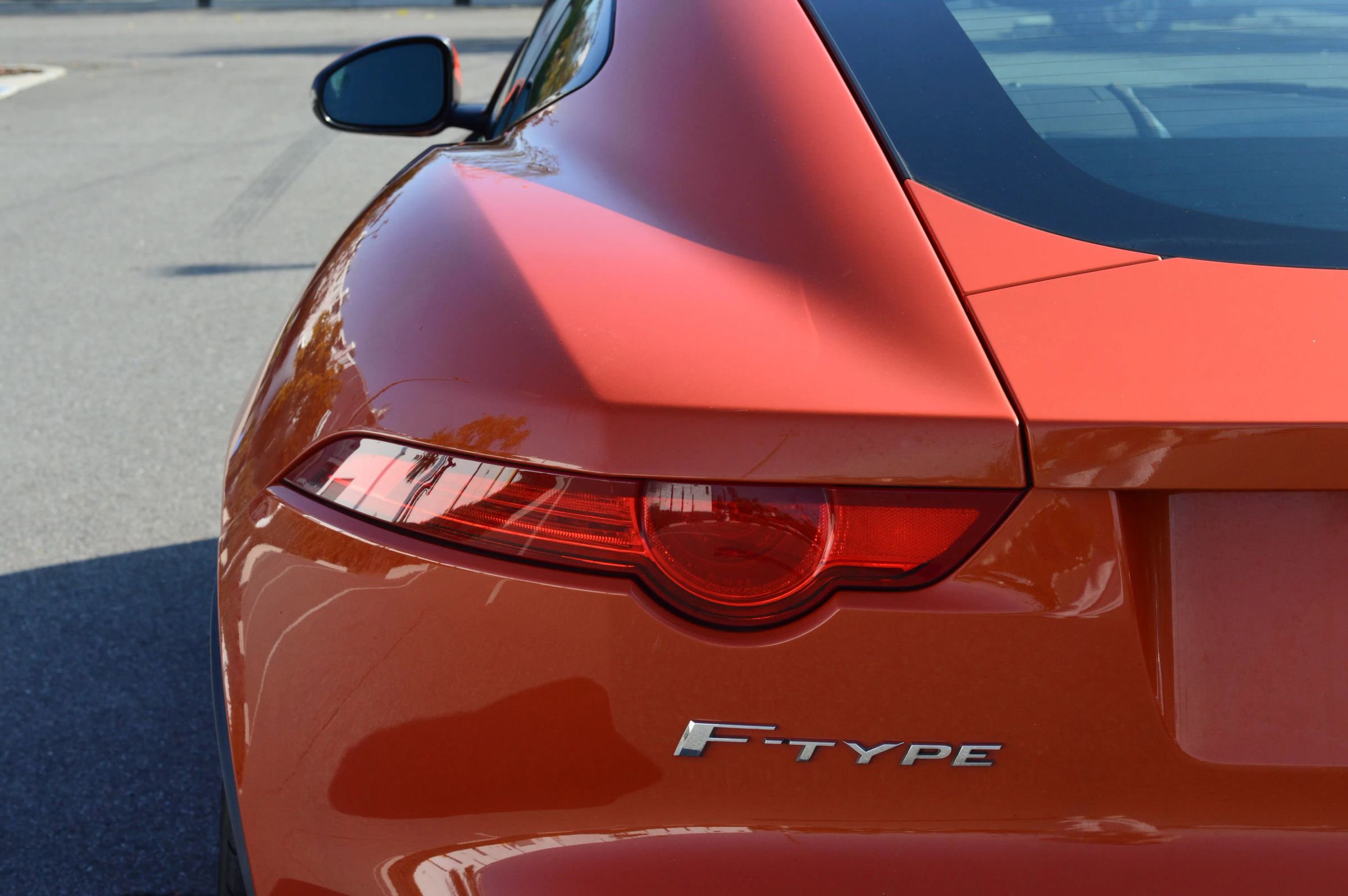 Used 2016 Jaguar F-TYPE R image 16