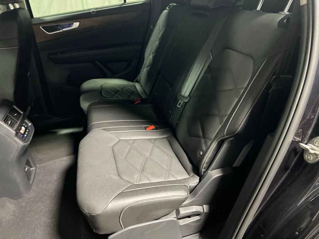 Used 2025 Volkswagen Atlas SE AWD/4WD image 18