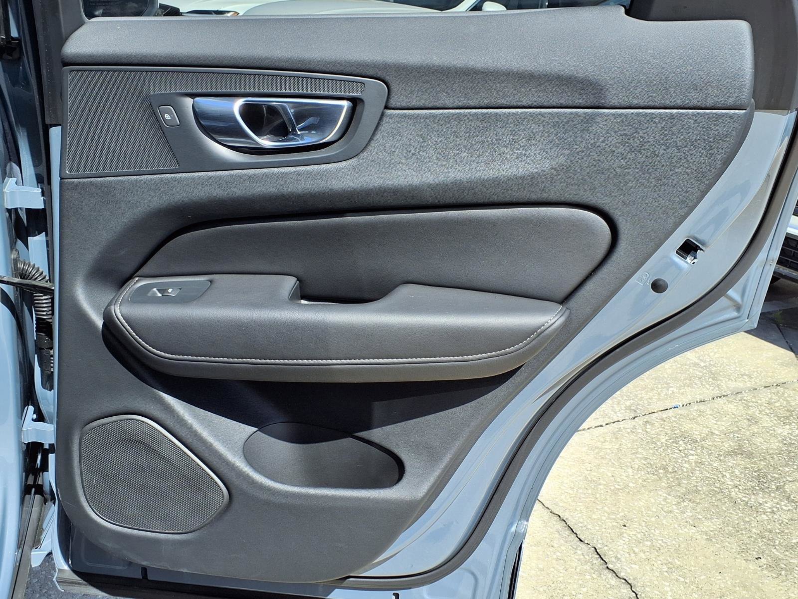 Certified 2023 Volvo XC60 B5 Ultimate w/ Climate Package FWD image 14