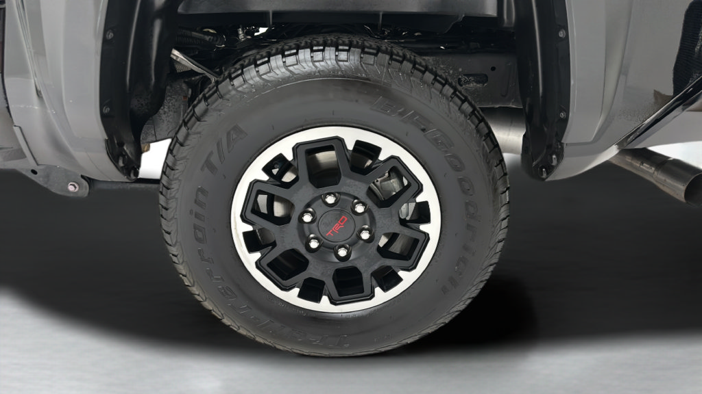 Used 2025 Toyota Tacoma TRD Off-Road AWD/4WD image 9