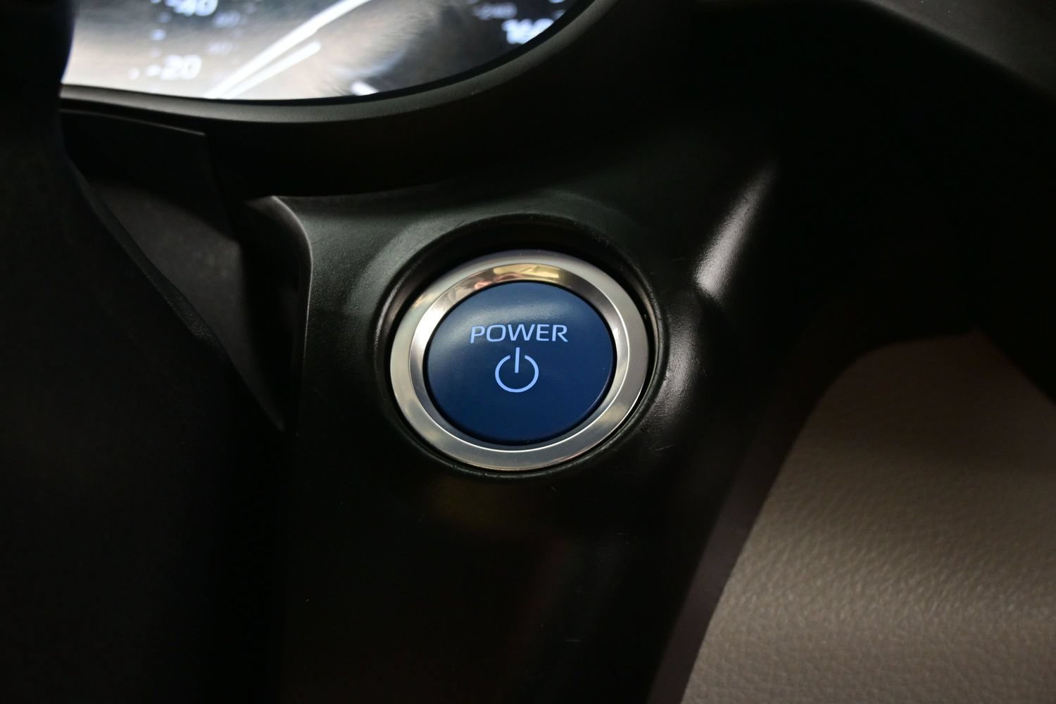 Used 2024 Toyota Sienna XLE FWD image 24