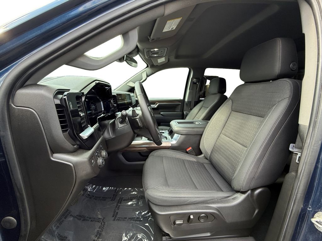 Used 2022 Chevrolet Silverado 1500 RST AWD/4WD image 9