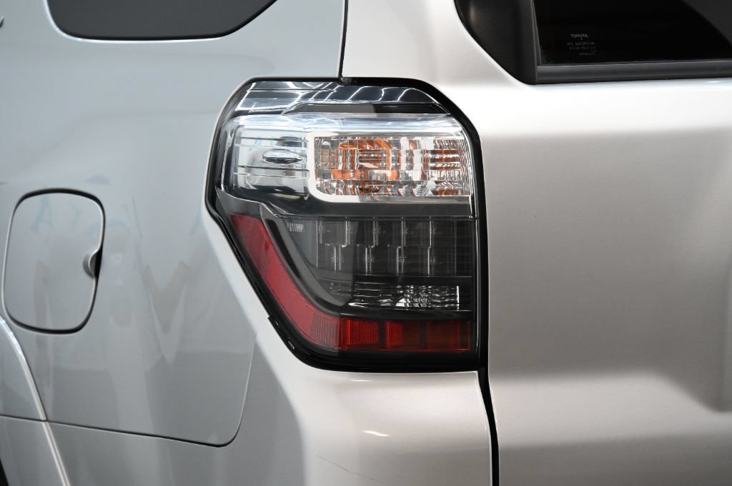 Used 2018 Toyota 4Runner Limited AWD/4WD image 14