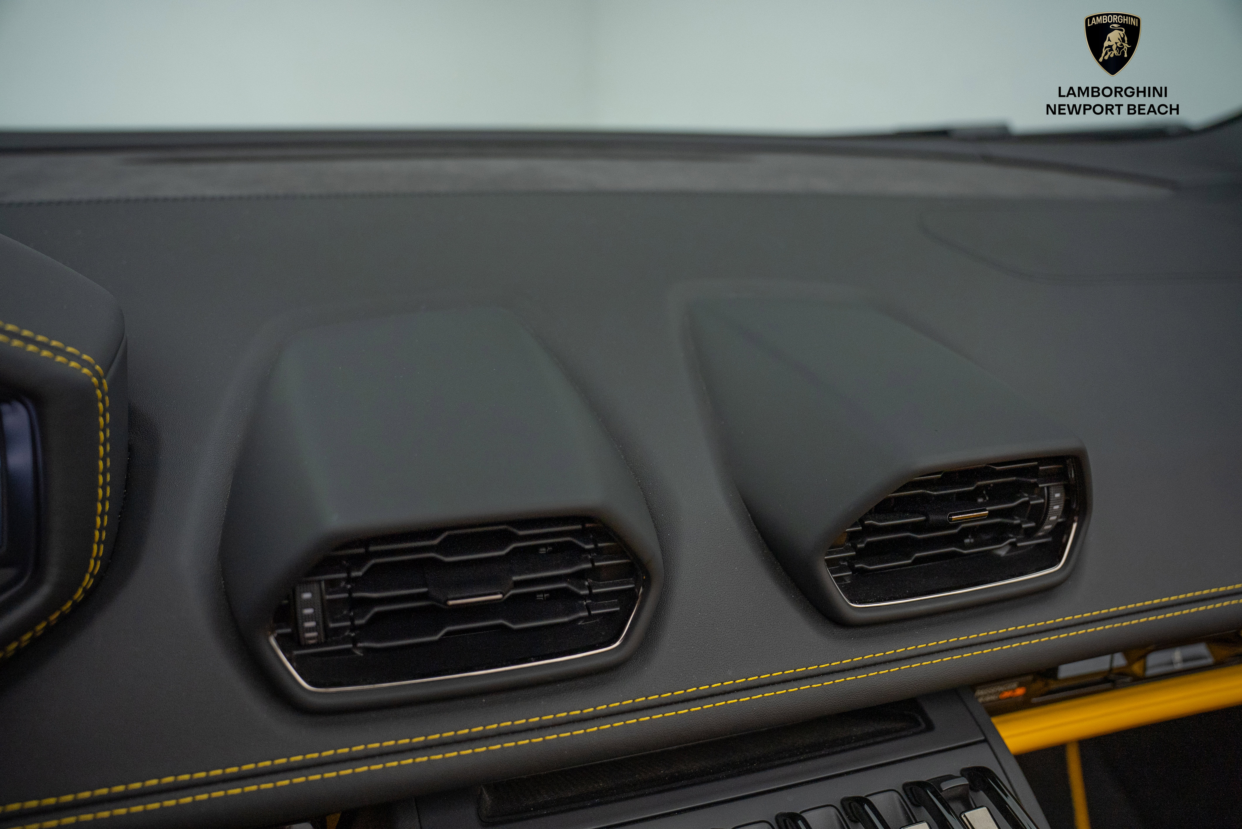 Used 2023 Lamborghini Huracan EVO image 30