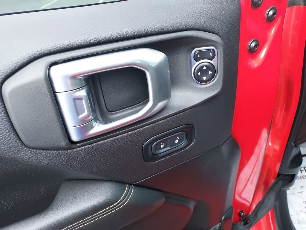 Used 2024 Jeep Wrangler Unlimited Sahara w/ Technology Group AWD/4WD image 19
