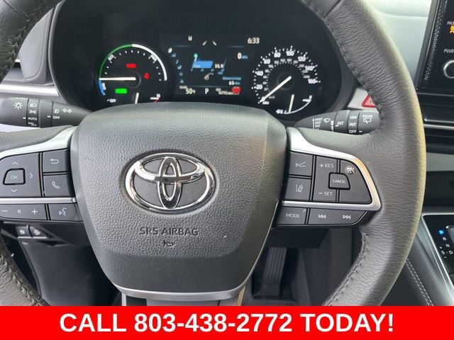 Used 2025 Toyota Sienna XLE image 19