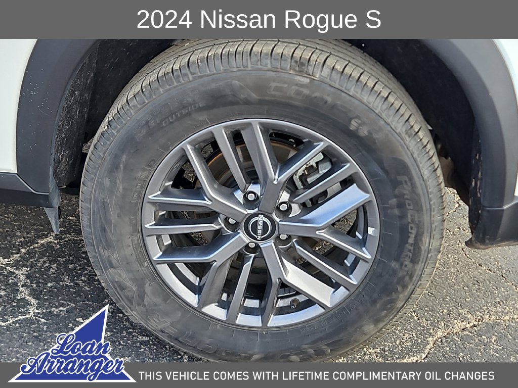 Used 2024 Nissan Rogue S FWD image 17