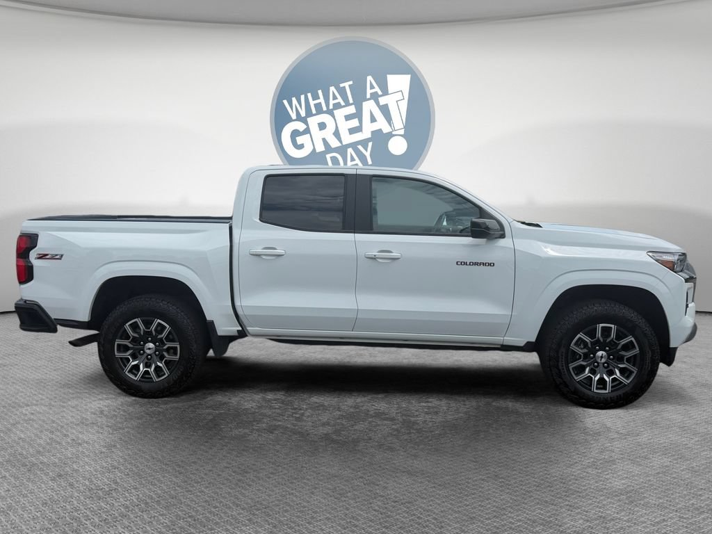 Certified 2023 Chevrolet Colorado Z71 w/ Z71 Convenience Package 2 AWD/4WD image 2