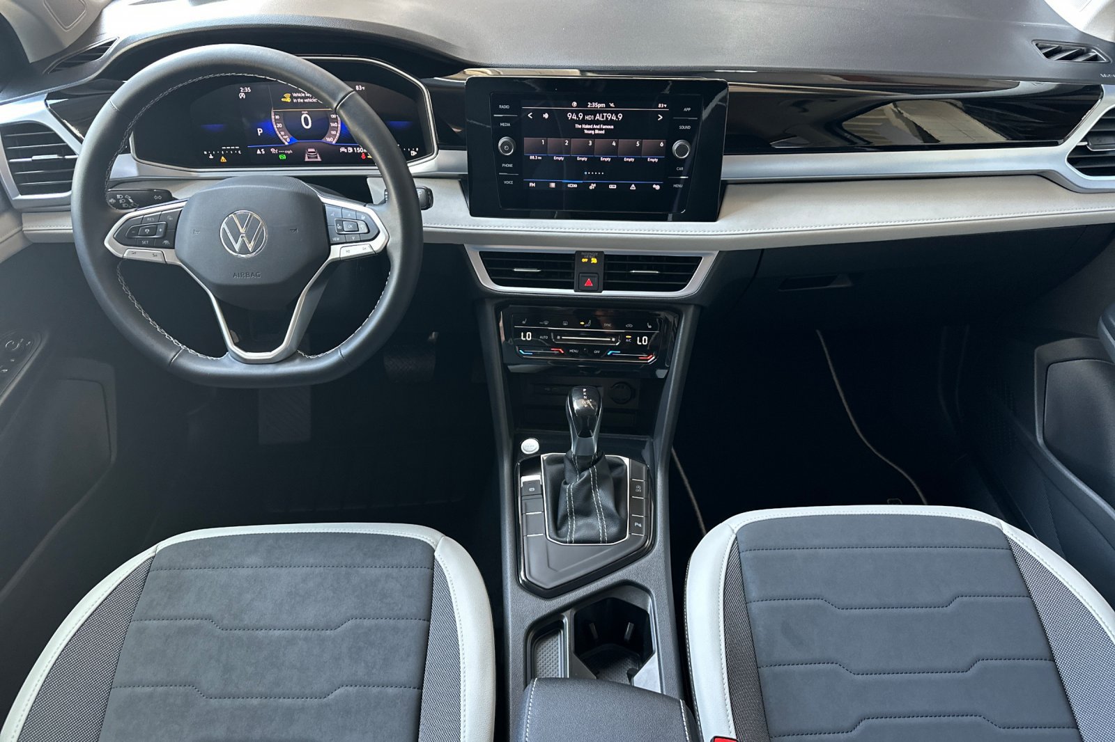New 2026 Volkswagen Taos SE FWD image 11