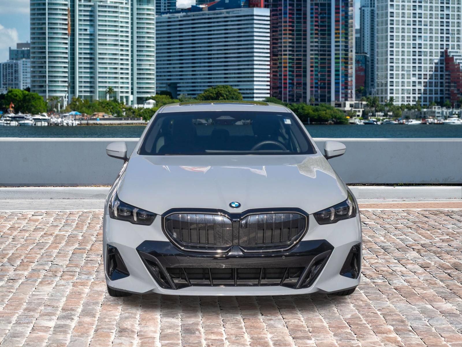 Used 2025 BMW 530i w/ M Sport Package image 2