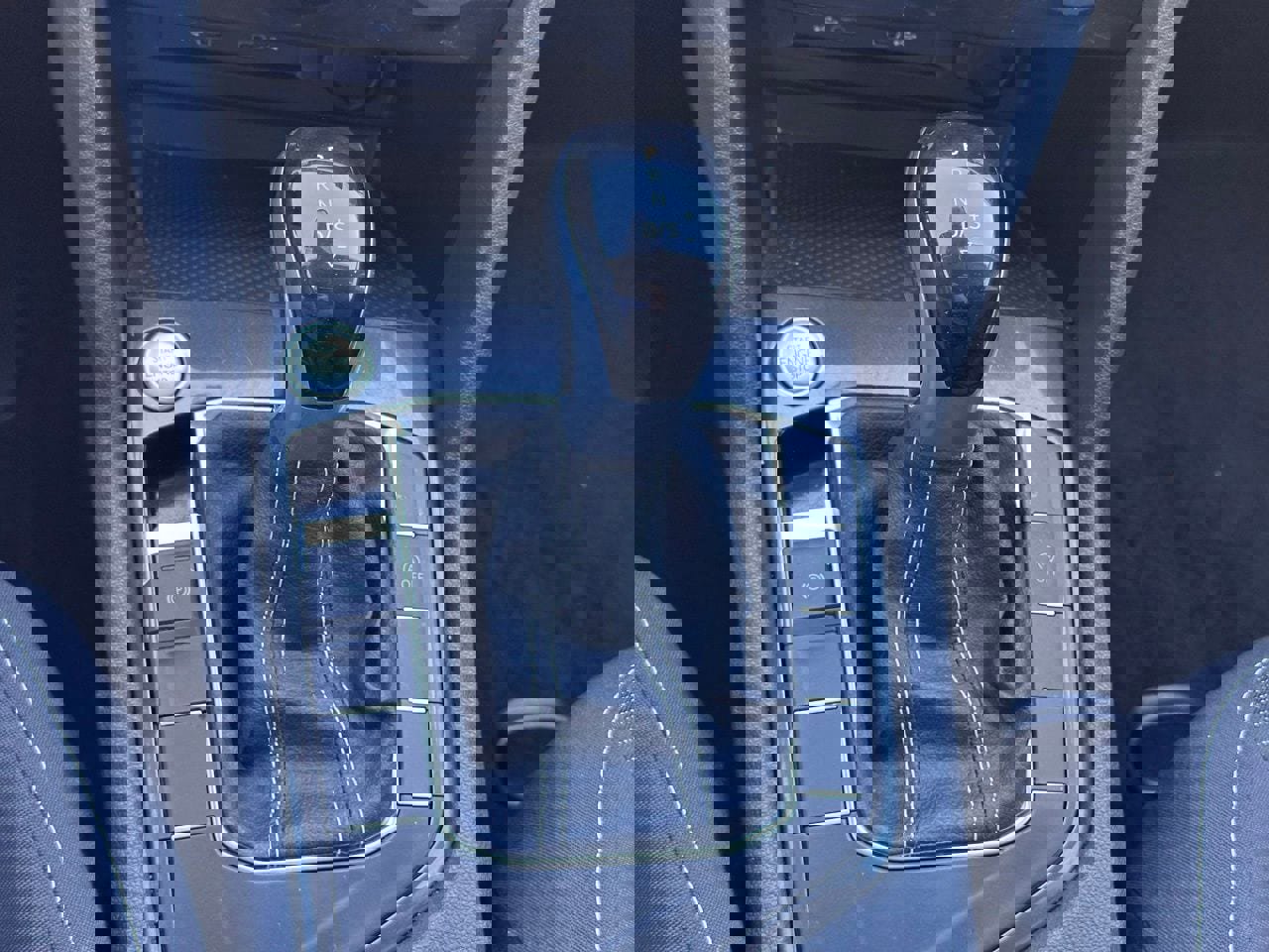 Used 2024 Volkswagen Tiguan S image 34