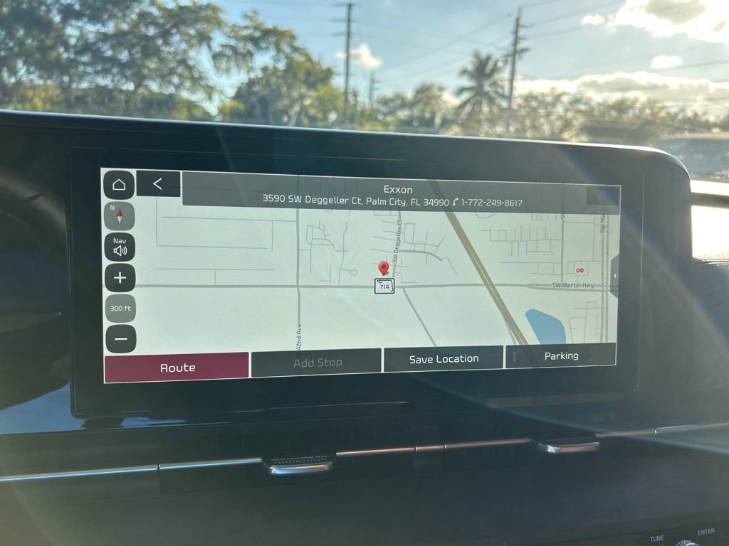 Used 2023 Kia Carnival EX image 14