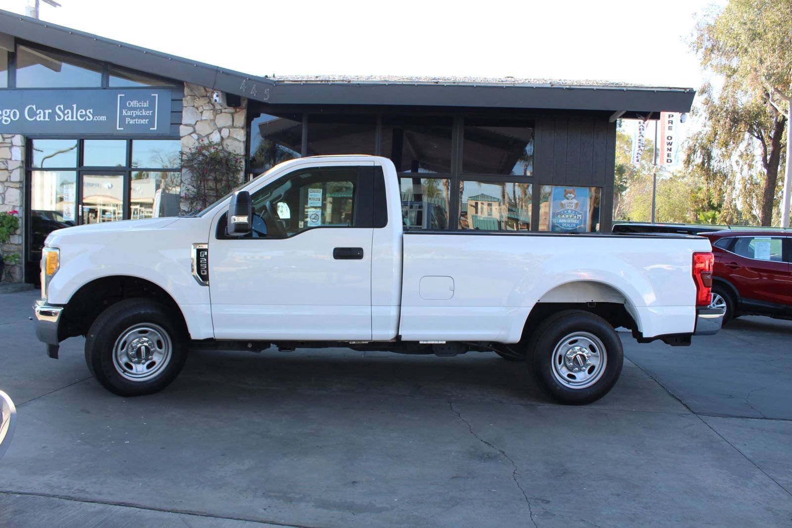 Used 2017 Ford F250 XL w/ Power Equipment Group RWD image 2