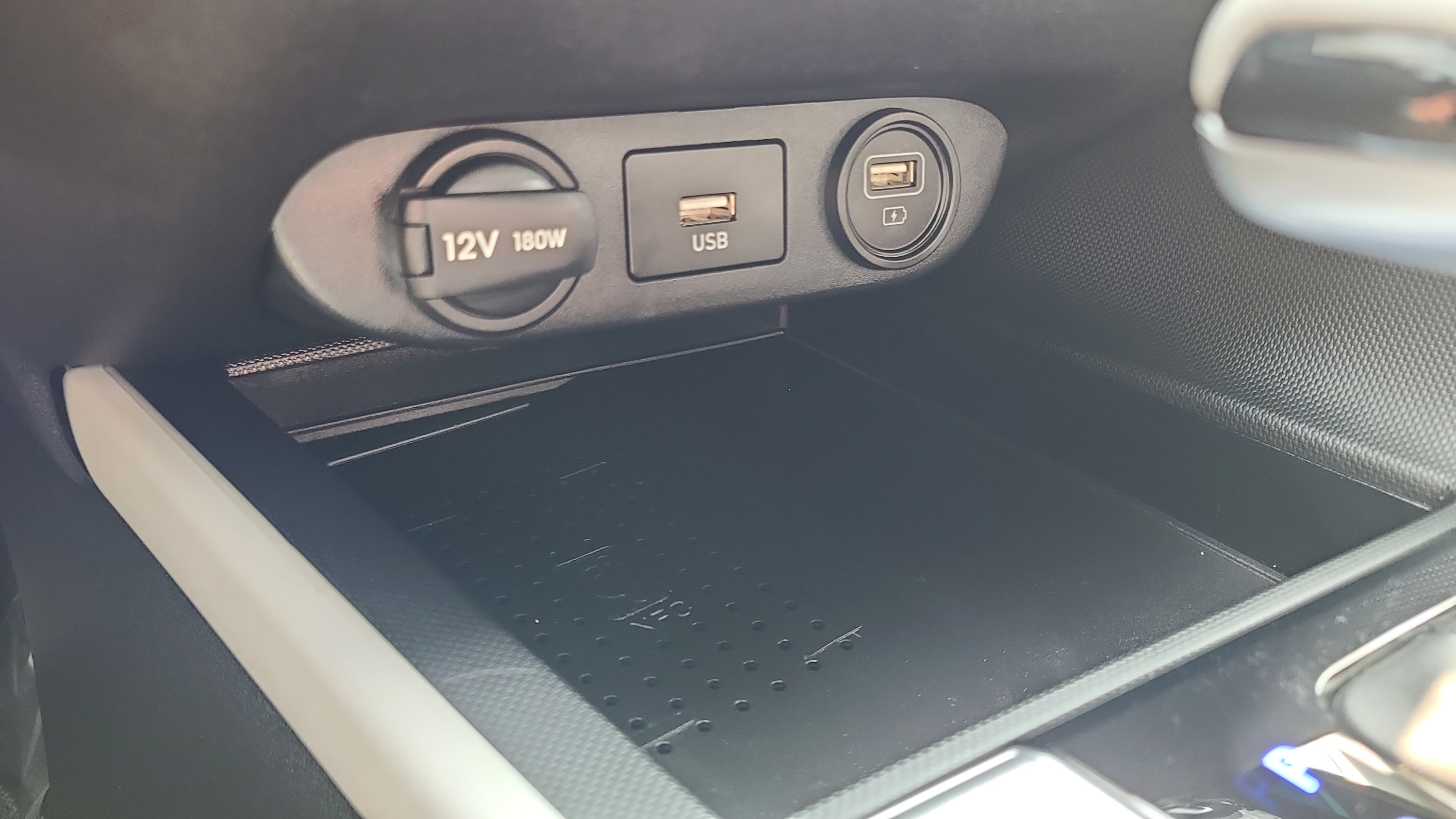 Used 2023 Hyundai Elantra Limited FWD image 24