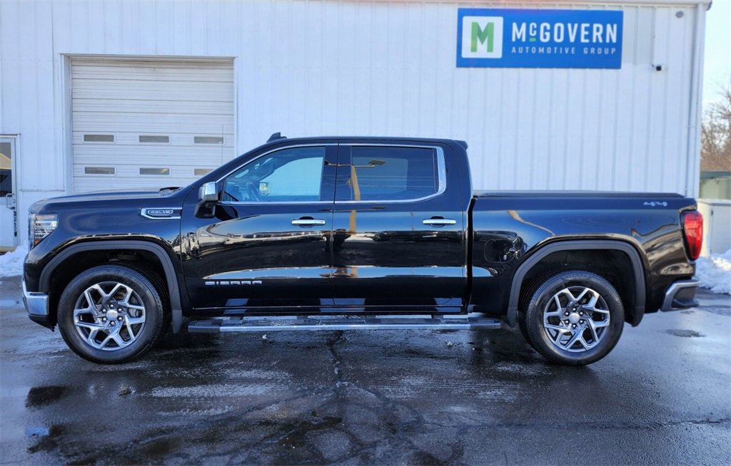 Used 2023 GMC Sierra 1500 SLT w/ SLT Premium Package image 2