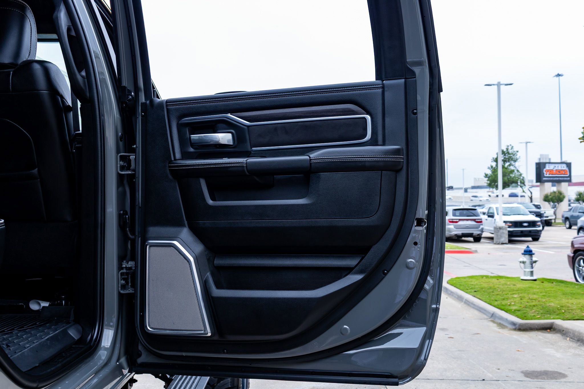 Used 2026 RAM 3500 Laramie image 40