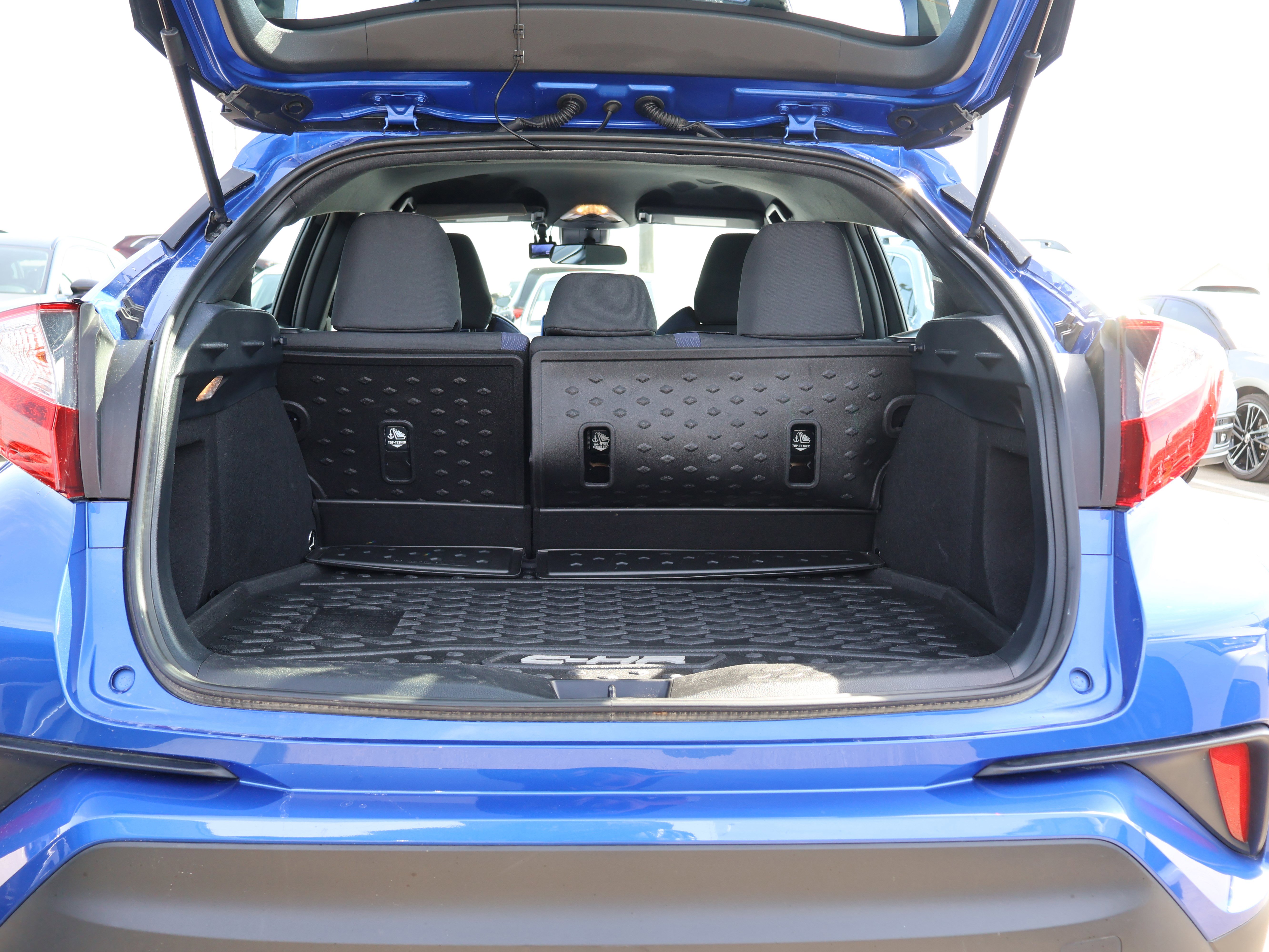 Used 2021 Toyota C-HR XLE image 17