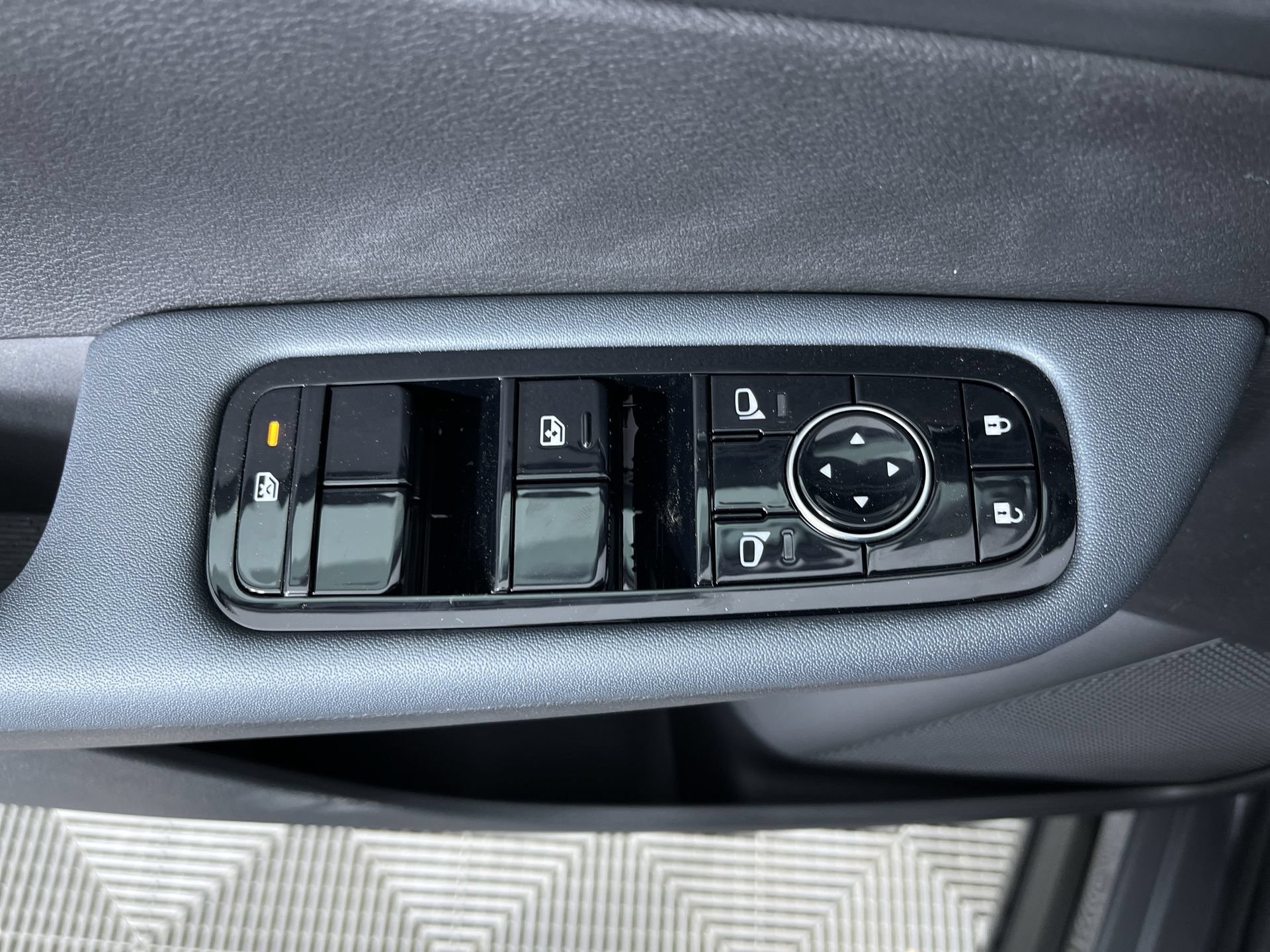 New 2026 Nissan Leaf SV+ w/ Floor Mat Package (SV+) FWD image 12