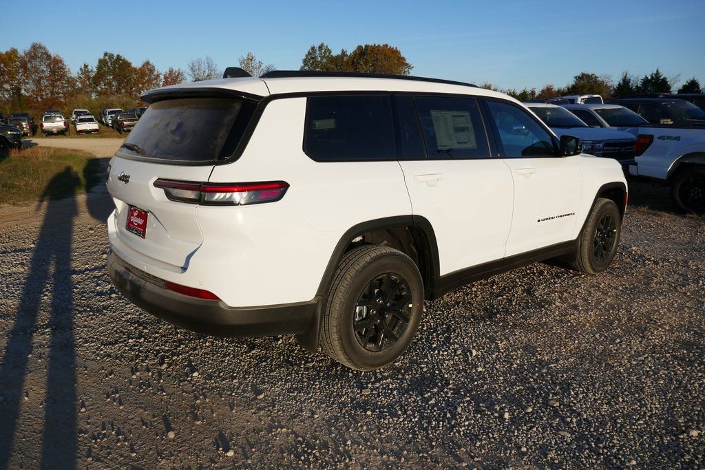 New 2025 Jeep Grand Cherokee L Altitude image 4