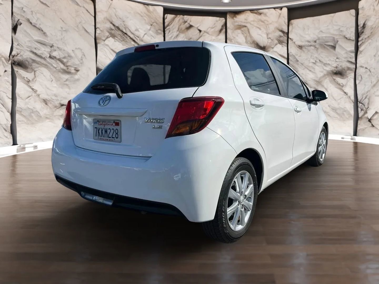 Used 2015 Toyota Yaris LE image 6