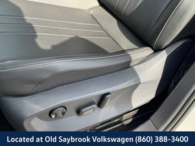 Certified 2023 Volkswagen Tiguan SE w/ Panoramic Sunroof Package AWD/4WD image 32
