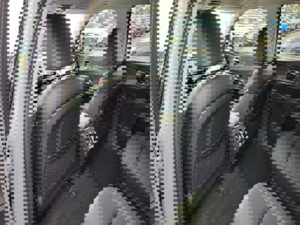 New 2026 Kia Sorento X-Line EX image 17