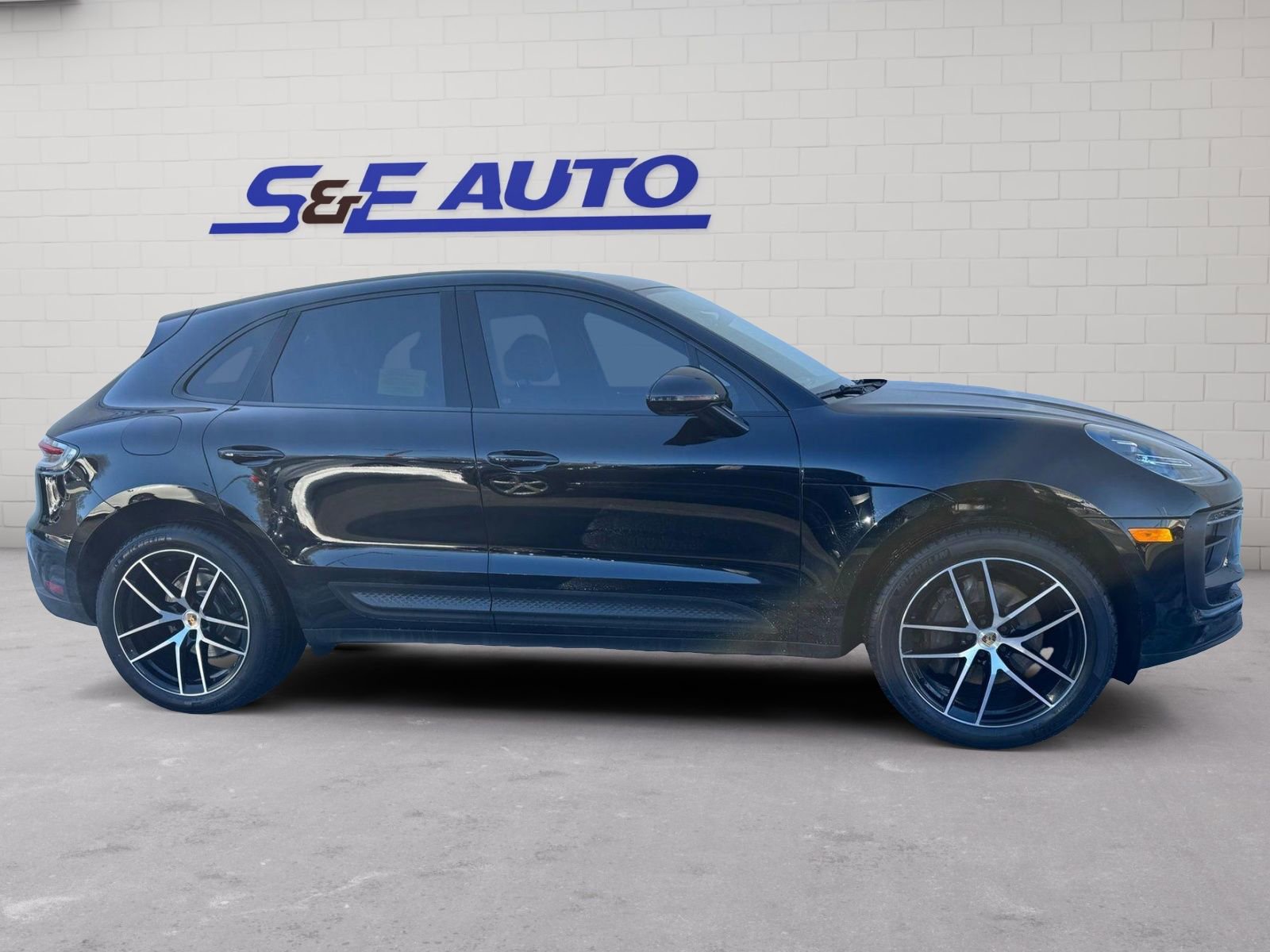 Used 2023 Porsche Macan image 5