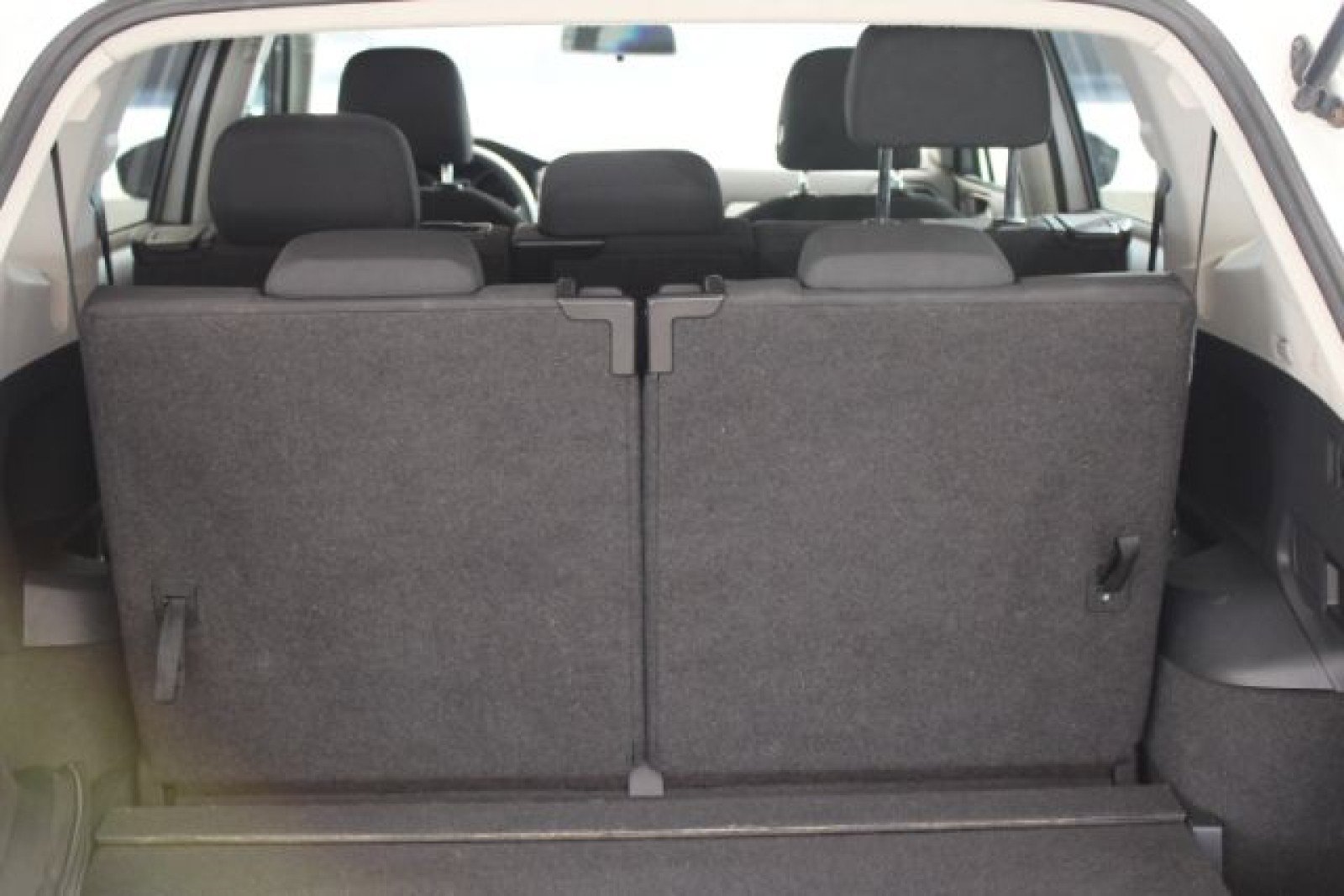 Used 2018 Volkswagen Tiguan S w/ Front Fog Lights Package image 14