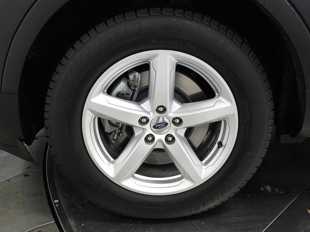 Used 2018 Ford Explorer XLT w/ Equipment Group 202A image 12