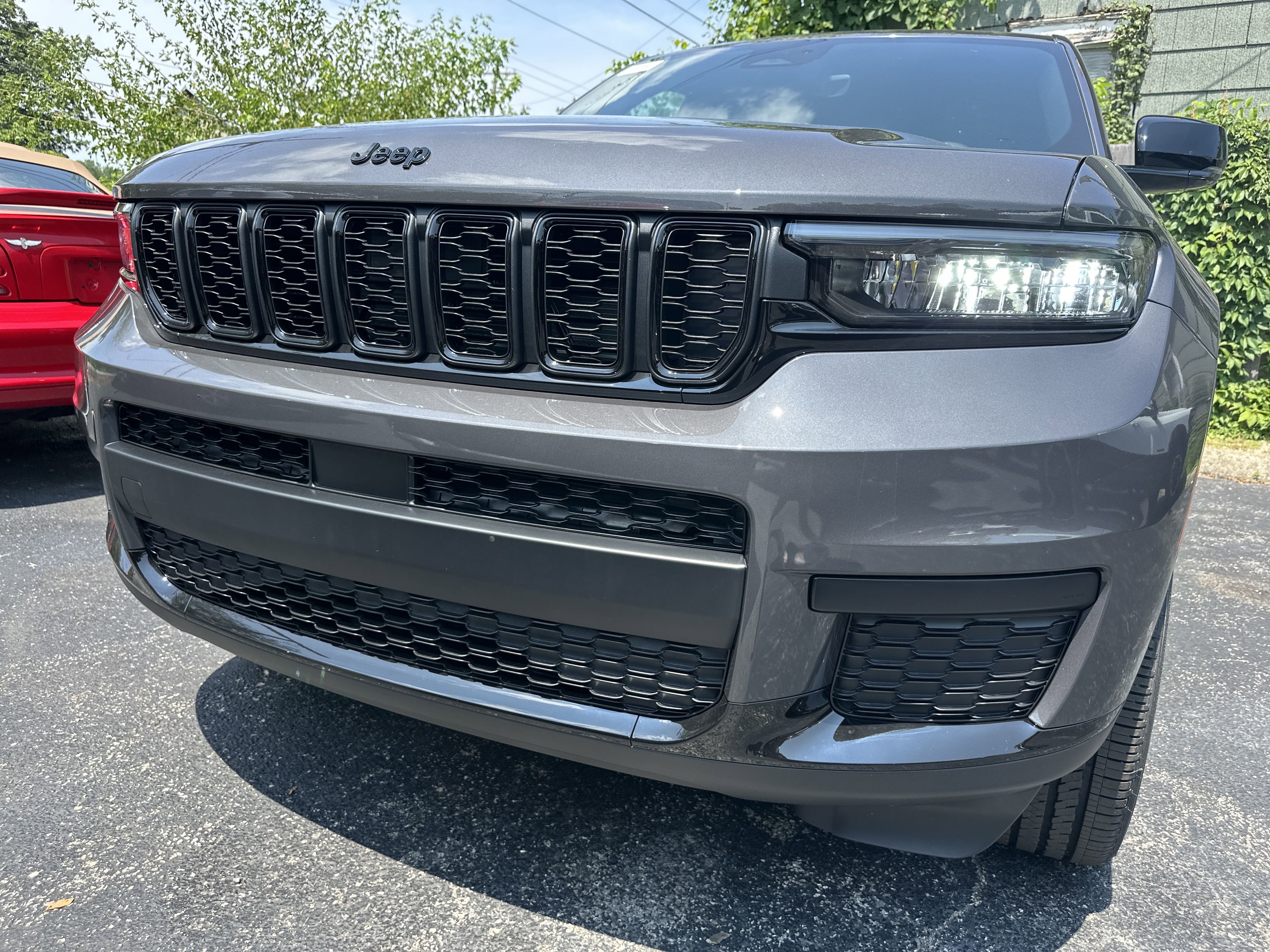 New 2025 Jeep Grand Cherokee L Altitude image 16