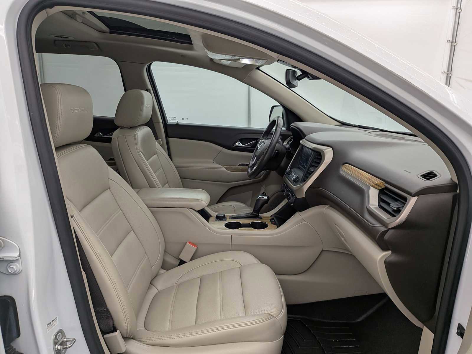 Used 2017 GMC Acadia Denali w/ Technology Package image 23