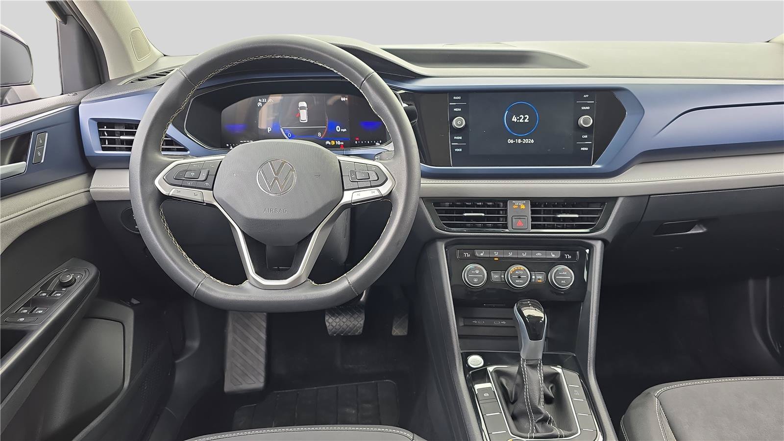 Used 2024 Volkswagen Taos SE w/ Panoramic Sunroof Package AWD/4WD image 9