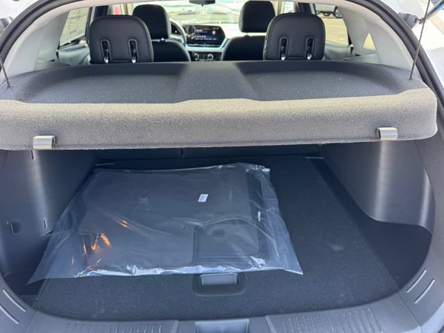 New 2026 Chevrolet Trax LT w/ Midnight Edition FWD image 11