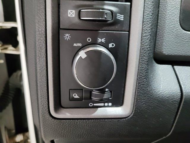 Used 2017 RAM 1500 ST w/ SXT Appearance Group image 38