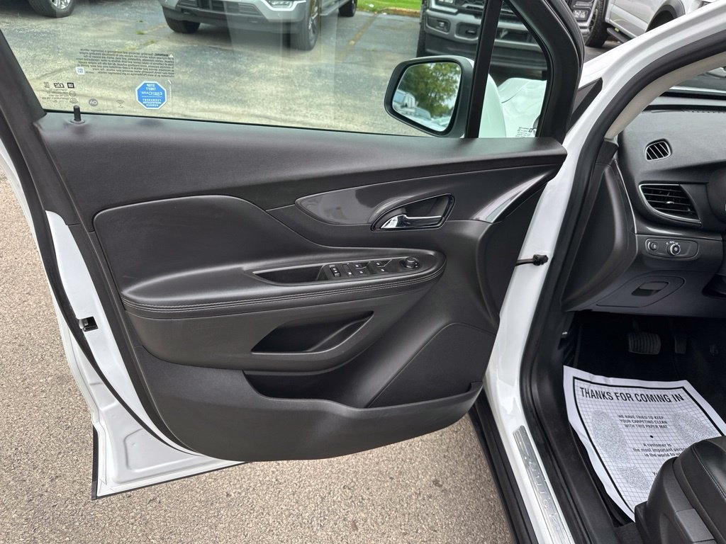 Used 2021 Buick Encore Preferred AWD/4WD image 20