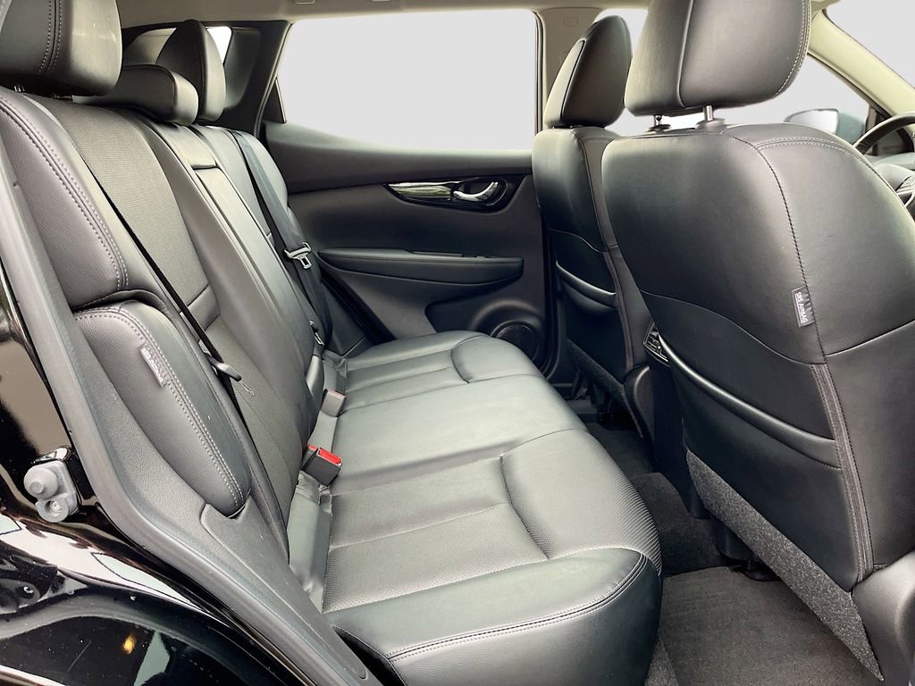 Used 2022 Nissan Rogue Sport SL w/ Premium Package image 26