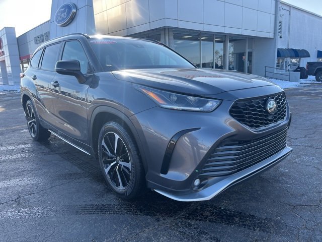 Used 2021 Toyota Highlander XSE image 1