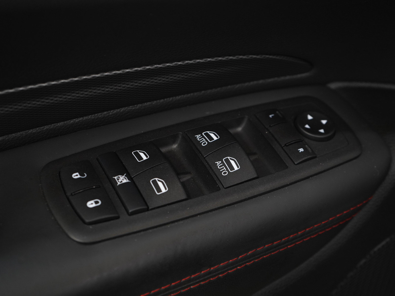 Used 2025 Dodge Durango R/T AWD/4WD image 25