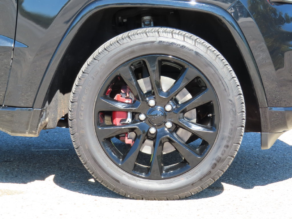 Certified 2021 Jeep Grand Cherokee Laredo X AWD/4WD image 14
