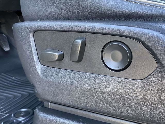 Used 2021 GMC Yukon SLT w/ SLT Luxury Package image 19