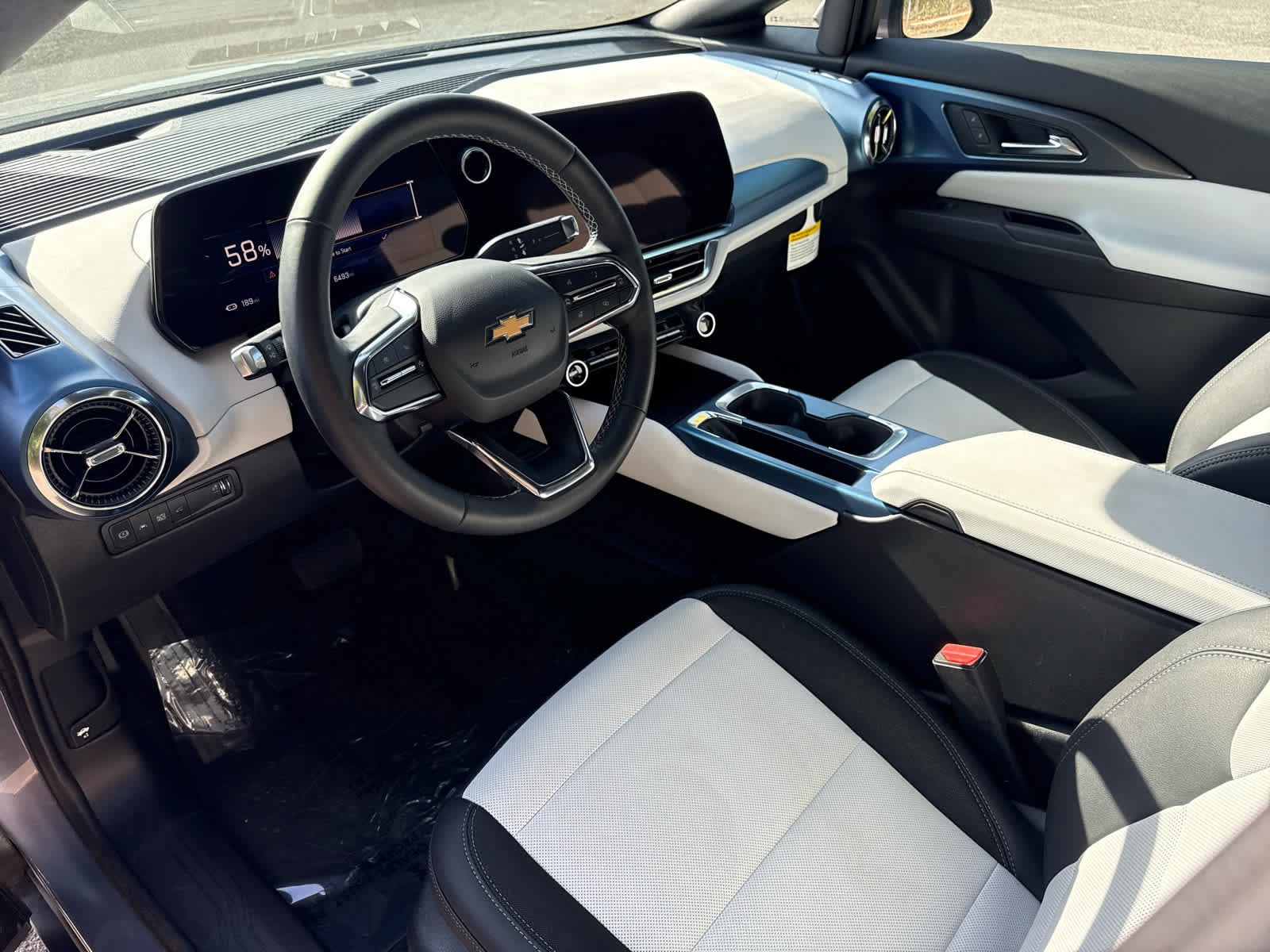 Used 2025 Chevrolet Equinox EV LT FWD image 13