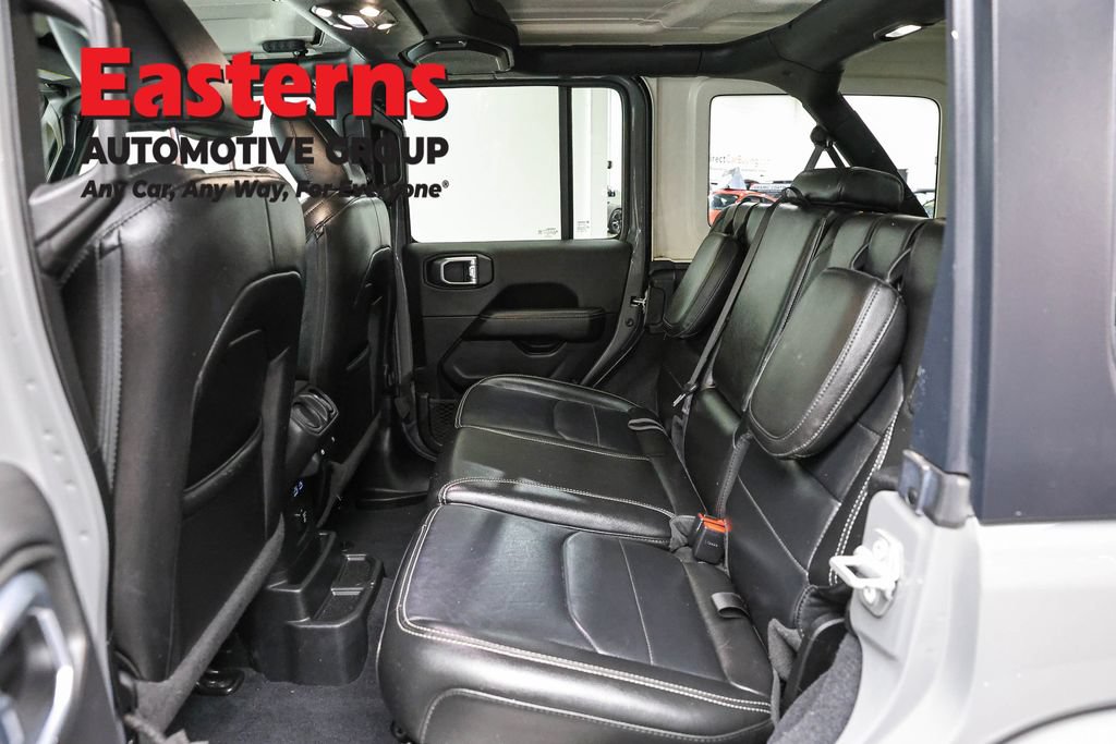 Used 2022 Jeep Wrangler Unlimited Sahara w/ Cold Weather Group AWD/4WD image 21