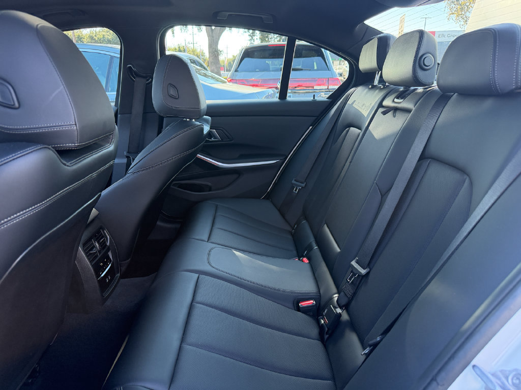 Used 2025 BMW 330i xDrive Sedan AWD/4WD image 25