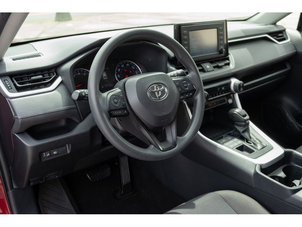 Used 2019 Toyota RAV4 LE image 11