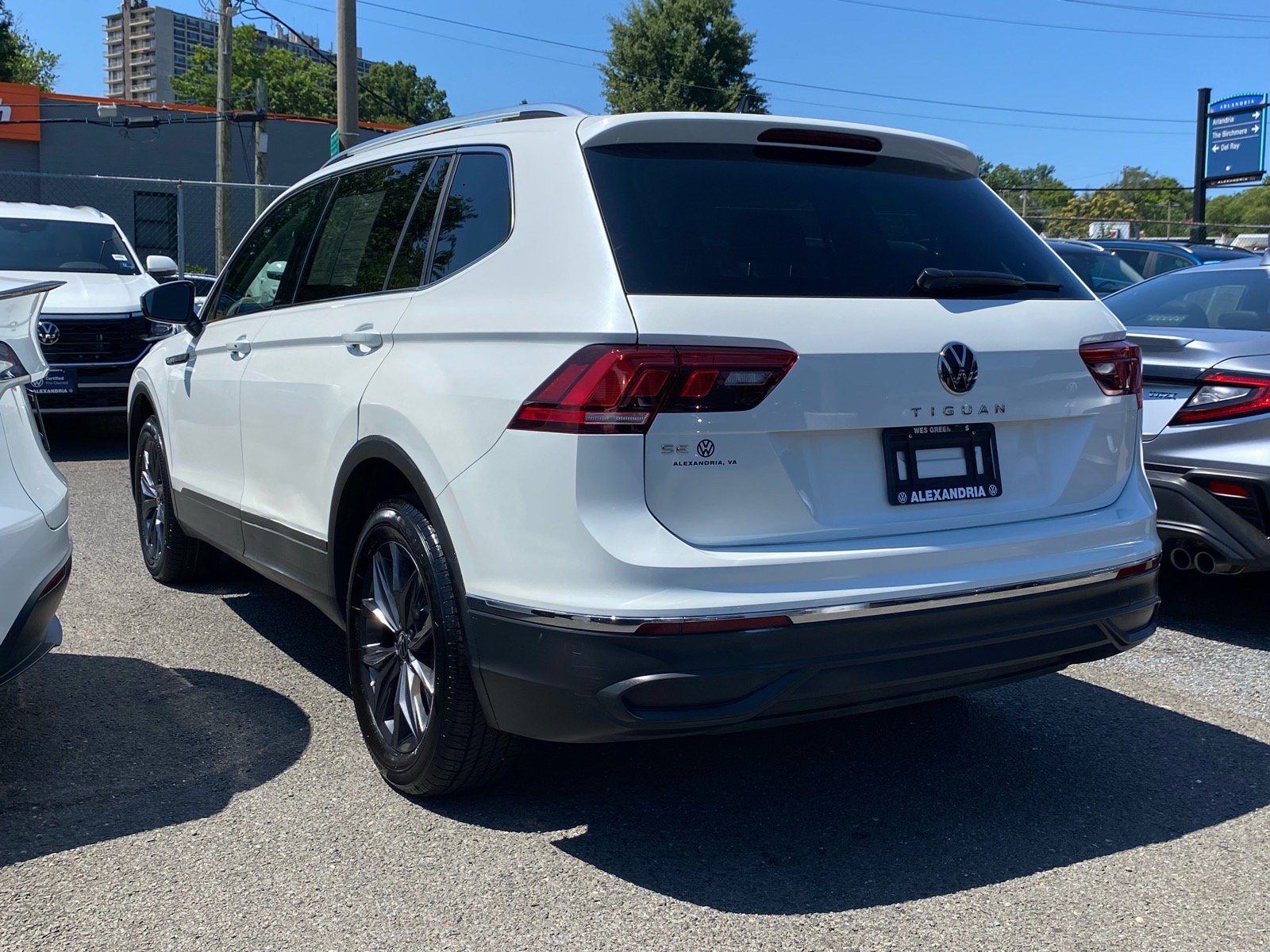 Certified 2023 Volkswagen Tiguan SE FWD image 4