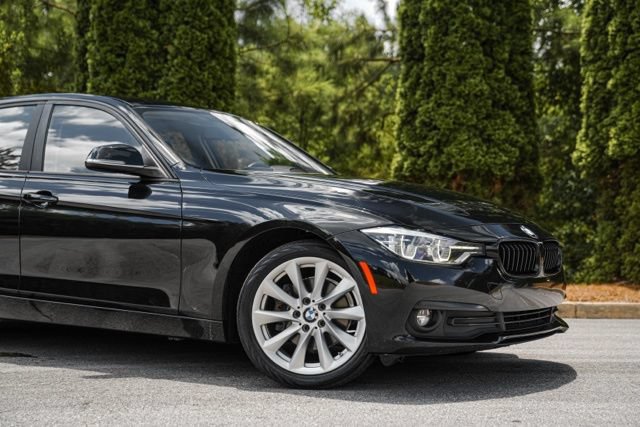 Used 2018 BMW 320i xDrive Sedan AWD/4WD image 7