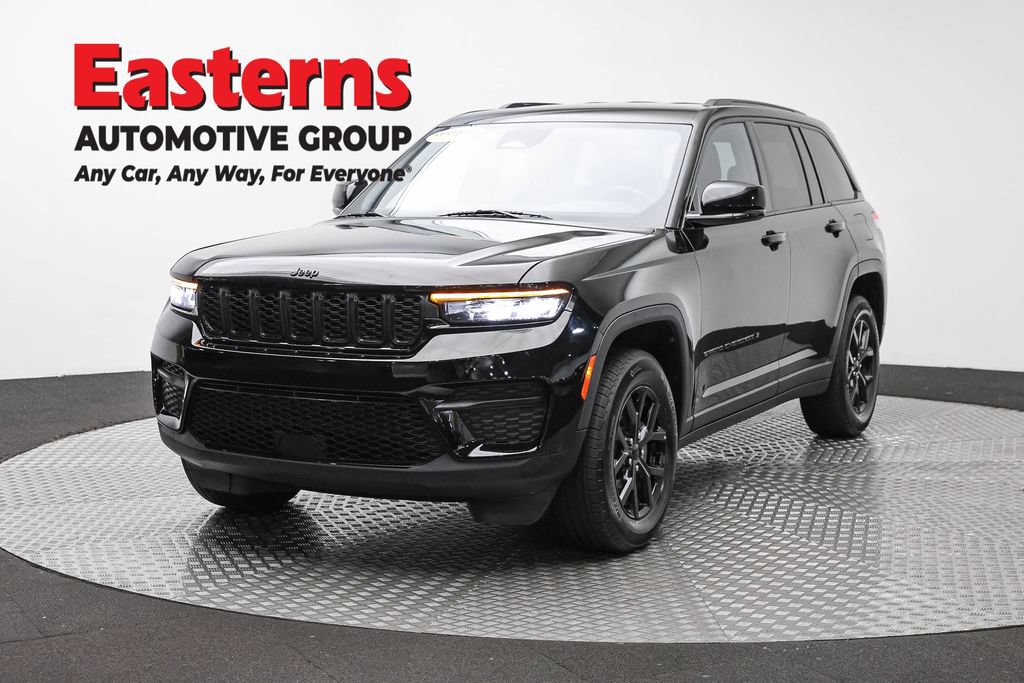 Used 2025 Jeep Grand Cherokee Altitude