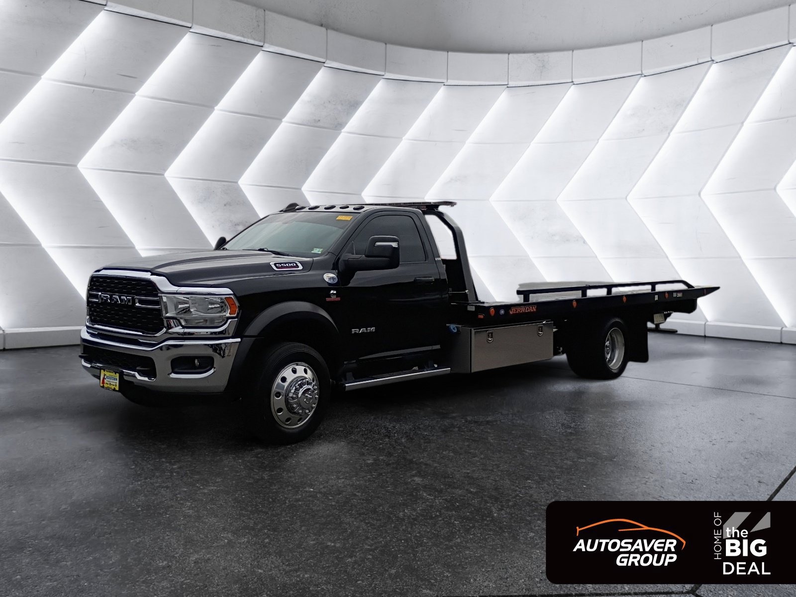 Used 2024 RAM 5500 SLT w/ Quick Order Package 2YG SLT AWD/4WD image 1